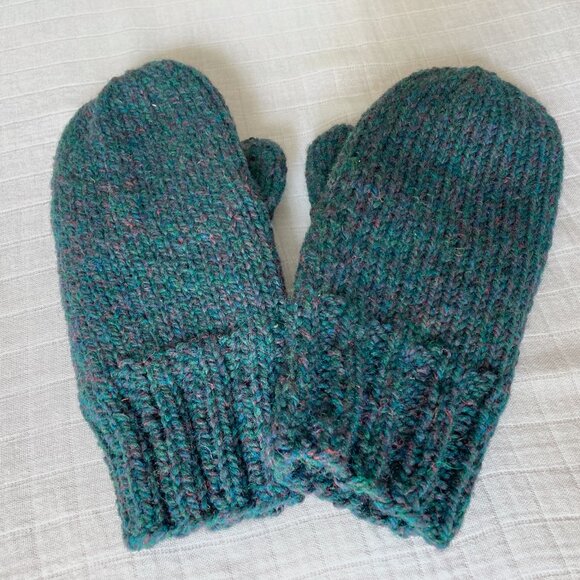 Handmade 🇨🇦 Hand Knit Wool Mittens with Fleece Lining - Picture 2 of 4